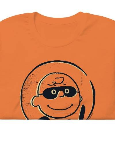 Charlie Brown Boo Adult T-Shirt: Embrace playful vibes with this adult-sized tee featuring the beloved character Charlie Brown saying 'Boo'.