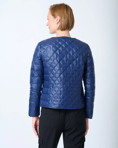 Diamond Quilted Travel Jacket - a stylish and practical jacket featuring a diamond quilted pattern, perfect for your travel adventures.