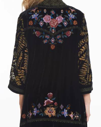 Embroidered Velvet Kimono in Black - indulge in luxury with this elegant and stylish kimono featuring intricate embroidery.