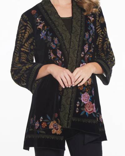 Embroidered Velvet Kimono in Black - indulge in luxury with this elegant and stylish kimono featuring intricate embroidery.