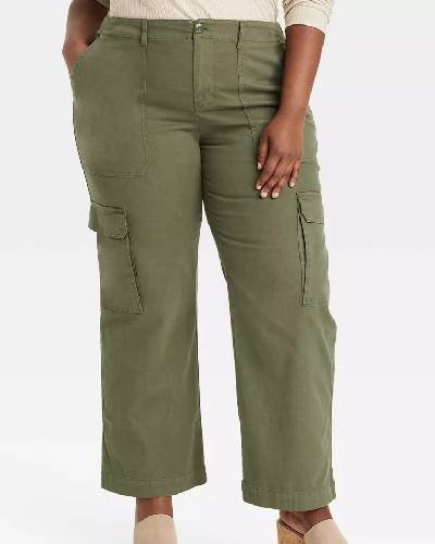 A pair of versatile Women's Mid-Rise Utility Cargo Pants by Universal Thread, featuring functional pockets and a comfortable mid-rise fit.
